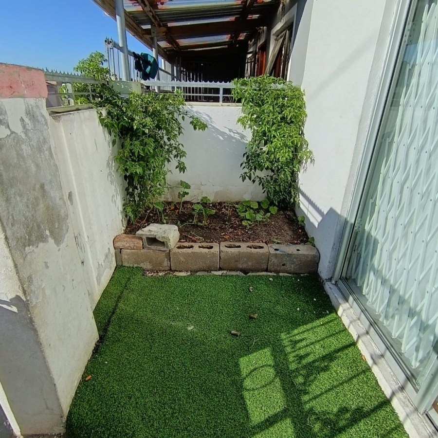2 Bedroom Property for Sale in Delft Western Cape